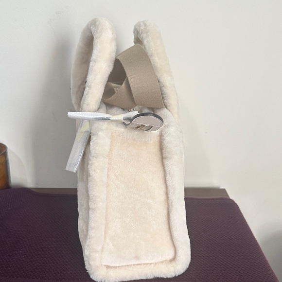 Coach cargo tote 🔥 - Picture 3 of 9